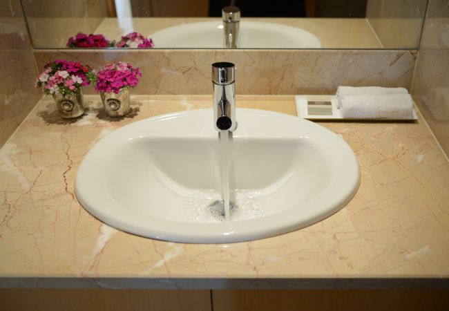 Apartment in Lisbon - Two-Bedroom Apartment with City View  | Panoramic Living