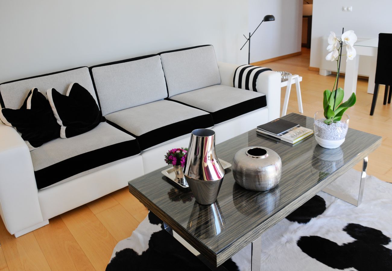 Apartment in Lisbon - Two-Bedroom Apartment with City View  | Panoramic Living