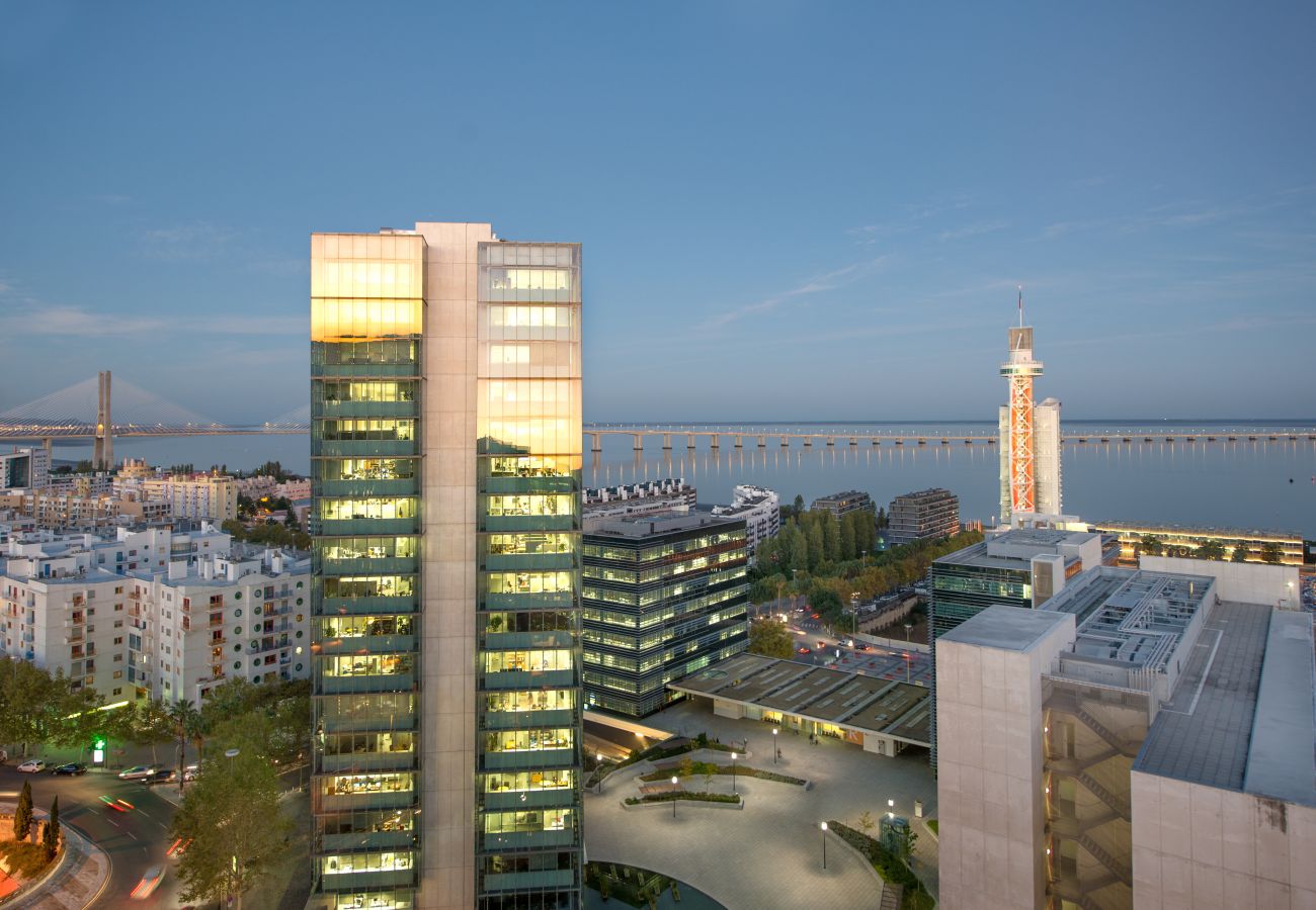Apartment in Lisbon - Two-Bedroom Apartment with River View | Panoramic Living