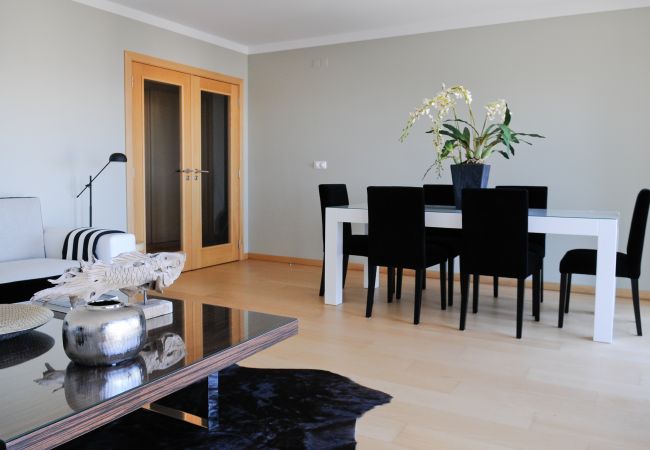 Apartment in Lisbon - Three Bedroom Apartment with City View | Panoramic Living